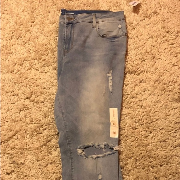 NWT Old Navy Distressed Jeans - Picture 2 of 5